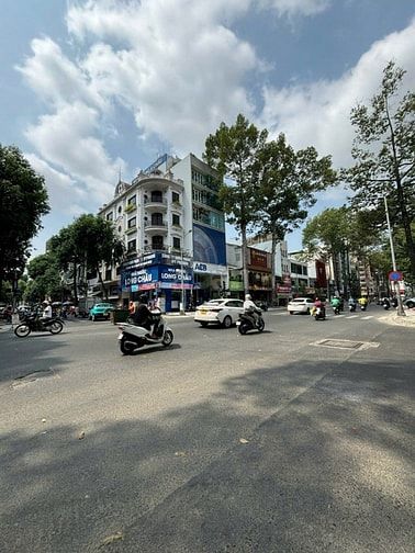 Góc 2 MT Trần Hưng Đạo – Bùi Hữu Nghĩa Quận 5 HĐ thuê 170tr bán 79 tỷ