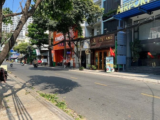 Bán Nhà 2MT Sân Bay đường Cửu Long, Ngang 5.3mm Cn 90m2, giá 28 tỷ
