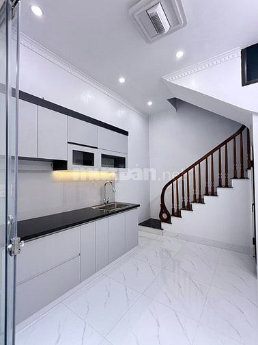 Siêu hiếm Kim Mã 20m2, 3T, 10m ra mặt phố, full nội thất, 	