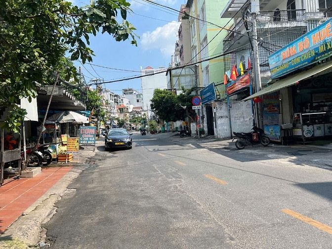 Bán Nhà 2MT Sân Bay đường Bạch Đằng B, Cn 100m2, giá 23.9 tỷ
