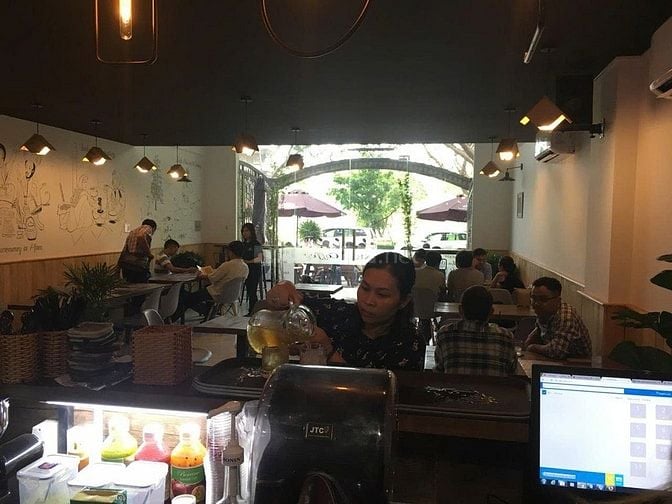 ORGANIC COFFEE cần GẤP 2 kỹ thuật  kiêm giao hàng máy pha cà phê!