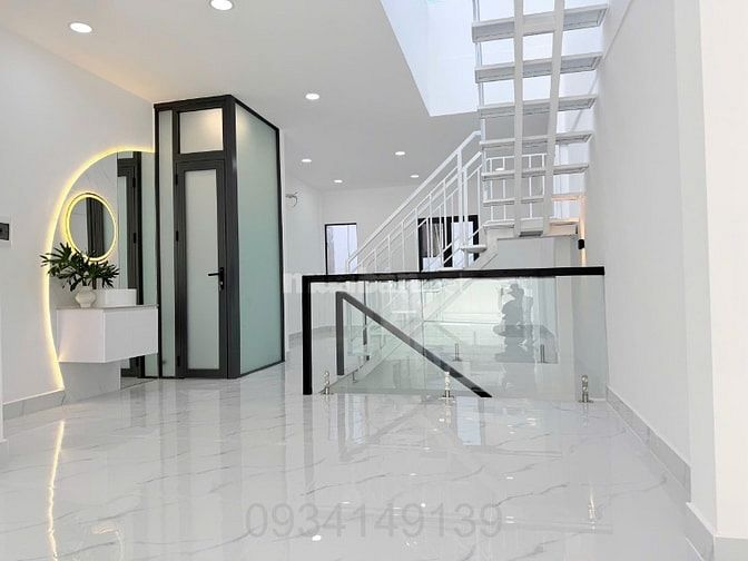 MT Nguyễn Trọng Tuyển NGANG 5,1m. 4 tầng mới 100%. Thu nhập 55tr/tháng
