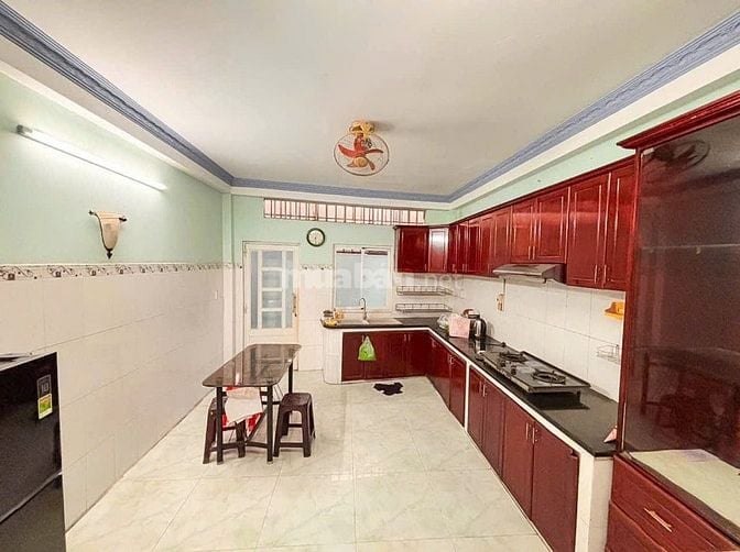Cho thuê phòng tại mặt tiền đường Nguyễn Biểu, Quận 5, giá 4,5 triệu