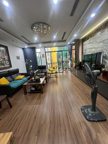  Bán Gấp Căn Nhà Vị trí Đẹp Khu Phân Lô VIP View Hồ Trung Kinh DT90M