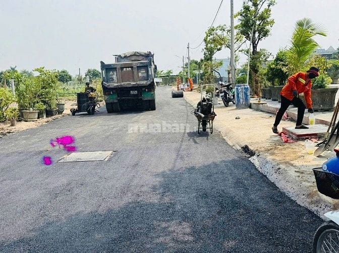 BÁN 3 LÔ ĐẤT VUÔNG VỨC NGAY HÀNG THẲNG LỐI NGAY CHỢ KHU VỰC BÀ ĐIỂM