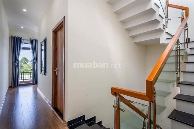 Cần tiền gấp bán nhà đường Hậu Giang, quận 6. 60m2, giá 1 tỷ 180 triệu
