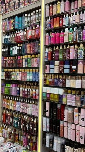 TUYỂN 09 BẠN SOẠN HÀNG, ĐÓNG GÓI VÀ BÁN HÀNG
