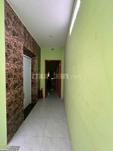 Cho thuê nhà MT 10 Tạ Uyên hầm và 7 lầu 4x18 giá tốt