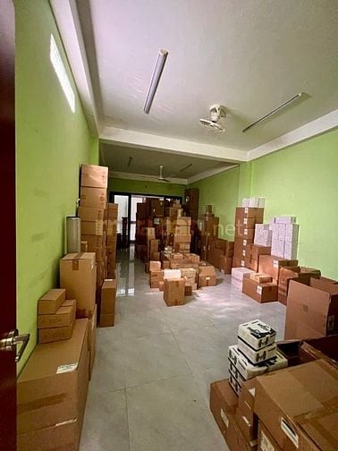 Cho thuê nhà MT 10 Tạ Uyên hầm và 7 lầu 4x18 giá tốt