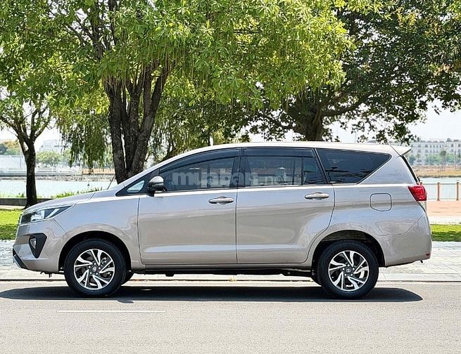 🐦‍🔥 TOYOTA INNOVA 2.0E  • Odo : 65.000km • Sản xuất 2022 Model 2022
