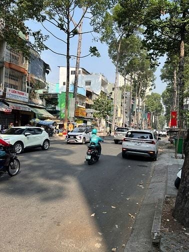 🏢 BÁN NHÀ MẶT TIỀN ĐẸP – TRUNG TÂM Q5