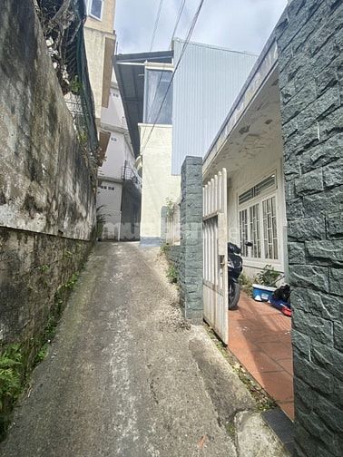 Nhà view đẹp, sổ riêng, có sân vườn, ngay trung tâm, 2pn, 2 wc