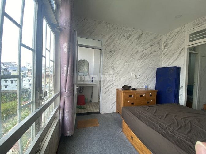 Nhà view đẹp, sổ riêng, có sân vườn, ngay trung tâm, 2pn, 2 wc