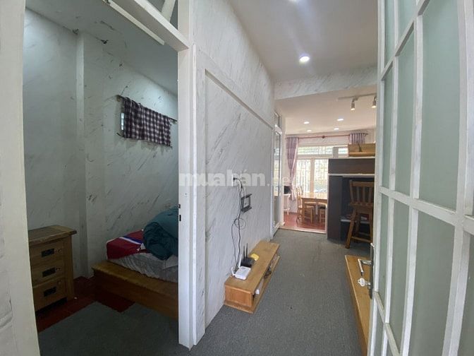 Nhà view đẹp, sổ riêng, có sân vườn, ngay trung tâm, 2pn, 2 wc