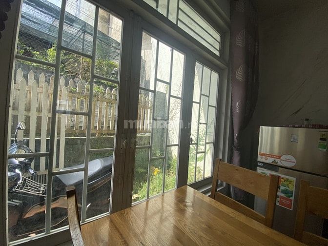 Nhà view đẹp, sổ riêng, có sân vườn, ngay trung tâm, 2pn, 2 wc