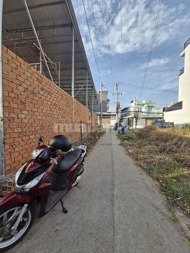 Bán lô đất phường an Phú Đông, q12, dt 4x21m. Giá 3,8 tỷ. HH 1%