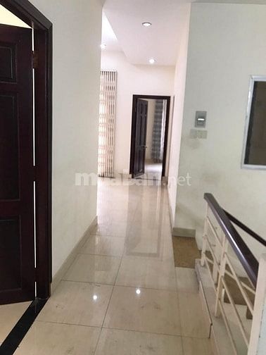 Nhà BIỆT THỰ mới, 1 lầu, 8m x 16m, 3PN(có máy lạnh), 3WC,hẻm 7m Bà Hom