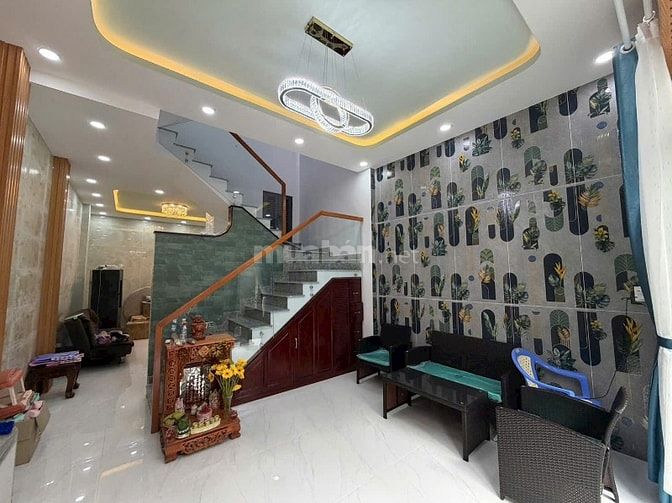 Nhà MỚI Đúc 2 Lầu,st- HXH Trường Chinh-Tân Bình. DT 4.8x12- nhỉnh 8 TỶ