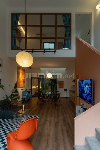 BÁN NHÀ PHONG CÁCH CHÂU ÂU – TÔNG CAM CHỦ ĐẠO – HẺM XE HƠI 8M GIÁ 5.3T