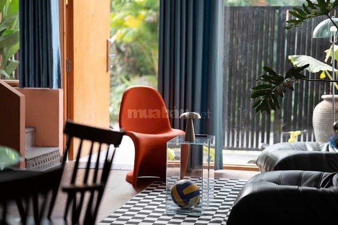BÁN NHÀ PHONG CÁCH CHÂU ÂU – TÔNG CAM CHỦ ĐẠO – HẺM XE HƠI 8M GIÁ 5.3T