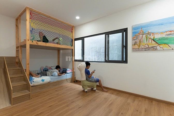 BÁN NHÀ PHONG CÁCH CHÂU ÂU – TÔNG CAM CHỦ ĐẠO – HẺM XE HƠI 8M GIÁ 5.3T