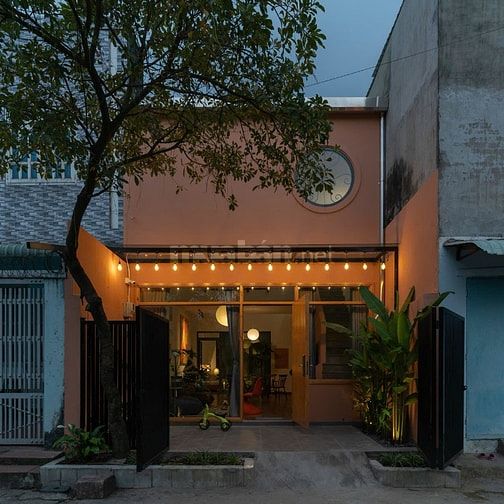BÁN NHÀ PHONG CÁCH CHÂU ÂU – TÔNG CAM CHỦ ĐẠO – HẺM XE HƠI 8M GIÁ 5.3T