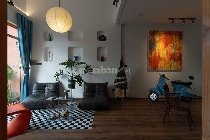 BÁN NHÀ PHONG CÁCH CHÂU ÂU – TÔNG CAM CHỦ ĐẠO – HẺM XE HƠI 8M GIÁ 5.3T