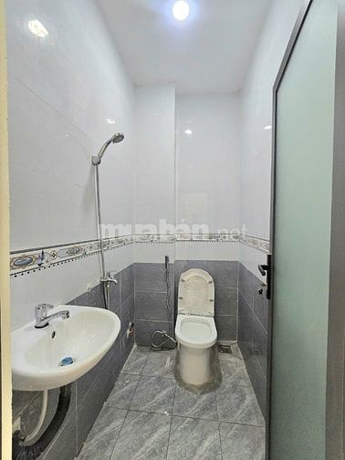 GIẢM 600TR- Bán nhanh Hẻm Nguyễn Hồng Đào- DT 3x10- Đúc 1 Lầu MỚI 