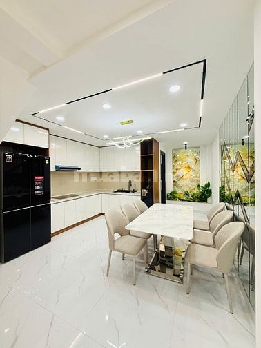 Siêu Phẩm Đúc 5 Tấm MỚI- NTCC- ngay Lý Thường Kiệt- DT 4.3x15- NHÀ ĐẸP