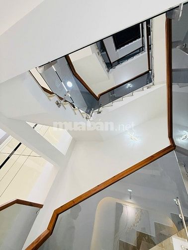Siêu Phẩm Đúc 5 Tấm MỚI- NTCC- ngay Lý Thường Kiệt- DT 4.3x15- NHÀ ĐẸP