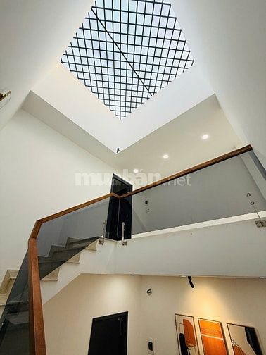 Siêu Phẩm Đúc 5 Tấm MỚI- NTCC- ngay Lý Thường Kiệt- DT 4.3x15- NHÀ ĐẸP