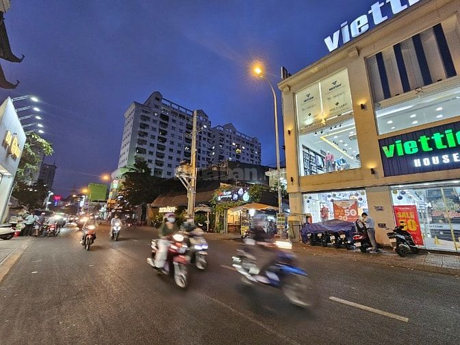 Cho thuê nhà GÓC 2MT 223-225-227 Nguyễn Trãi, Phường Cầu Ông Lãnh, Hồ 