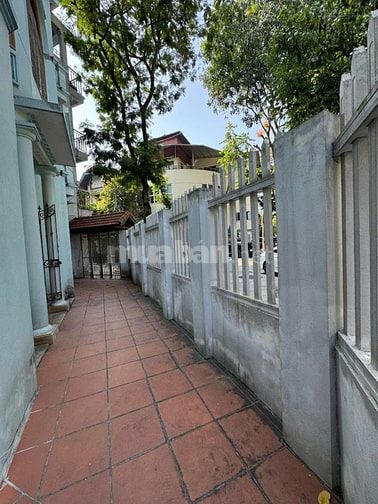 Bán nhà lô góc 3 mặt thoáng kim cương KĐT Định Công, 112m2, 56 tỷ