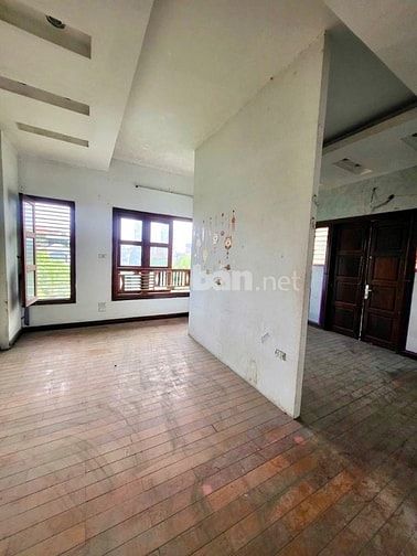Bán nhà Giáp bát, vị trí đẹp, view hồ thoáng mát, bạt ngàn tiện ích