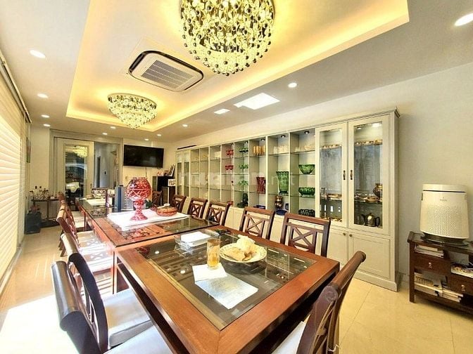 Chỉ 140 triêu/m2 nhà mới 5T thang máy gần mặt phố kinh doanh0968119926