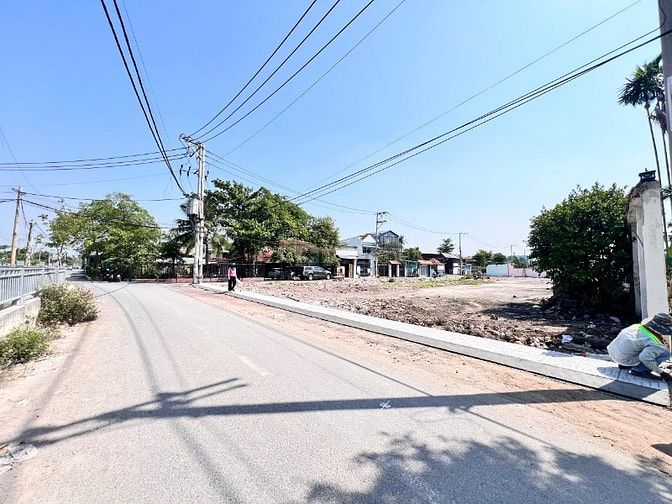 ĐẤT MẶT TIỀN ĐƯỜNG 40m. VÒNG CUNG TÂY BẮC