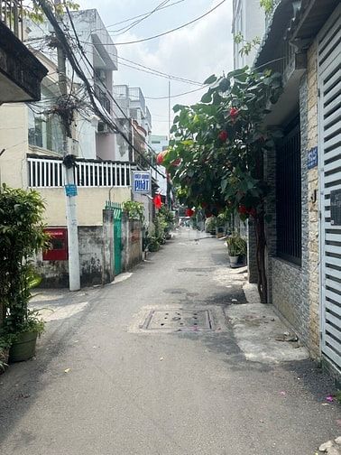 70m2 đất , đúc 2 tầng, 954/41z Quang Trung gần Emart chỉ 70 triệu/ m2