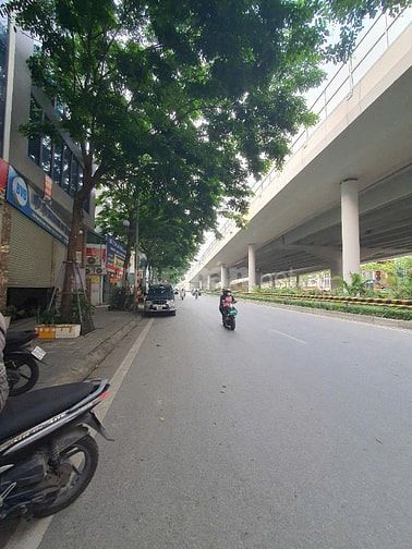 Cần bán gấp nhà 4 tầng trong ngõ Phạm Văn Đồng, DT 100m2, Mt 5.1m. Giá