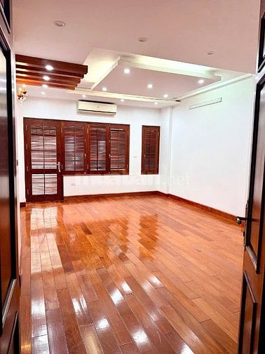 Cho thuê nhà 80m2 x 4T Trần Đại Nghĩa, Hai Bà Trưng, MT 8m, giá 5x tri
