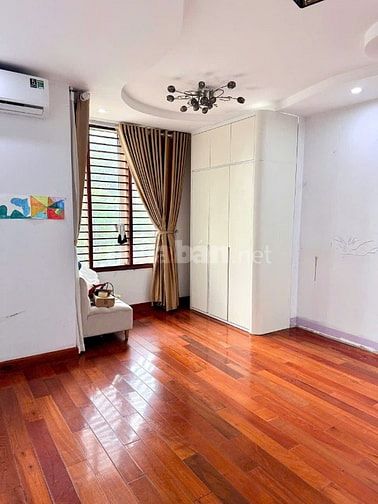 Cho thuê nhà 80m2 x 4T Trần Đại Nghĩa, Hai Bà Trưng, MT 8m, giá 5x tri
