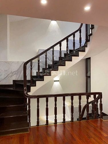 Cho thuê nhà 100m2 x 4T Hà Đông, nội thất xịn, mt5m, nhận nhà ngay