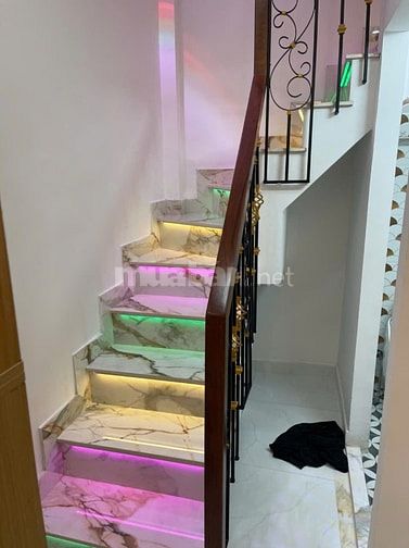 Nhà mới chính chủ 166/22A/6B Hồ Bá Kiện, phường 15, quận 10
