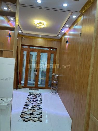 Nhà mới chính chủ 166/22A/6B Hồ Bá Kiện, phường 15, quận 10