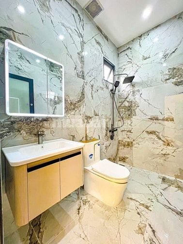 MẶT TIỀN NGUYỄN TRÃI - QUẬN 1 CẦN BÁN GẤP CHỈ 21 TỶ 500 CÓ SẴN HD THUÊ
