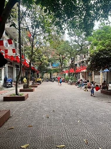 Nhỉnh 11 tỷ có ngay nhà Lô góc, cạnh sân chơi, Ô tô vào tận nơi