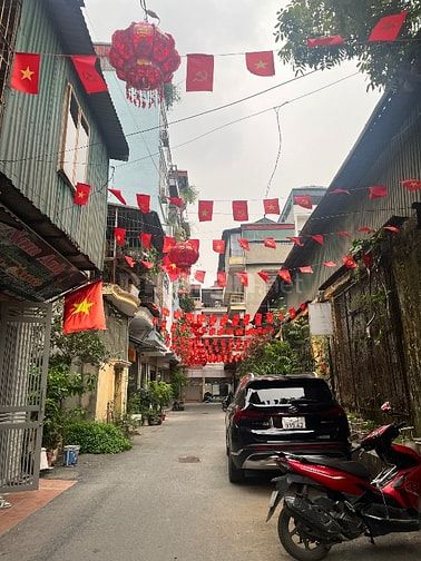 Nhỉnh 11 tỷ có ngay nhà Lô góc, cạnh sân chơi, Ô tô vào tận nơi