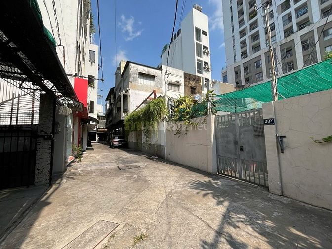60 tỷ! Bán khuôn đất Trương Quốc Dung, Phú Nhuận - 10x30m CN: 297.3m² 