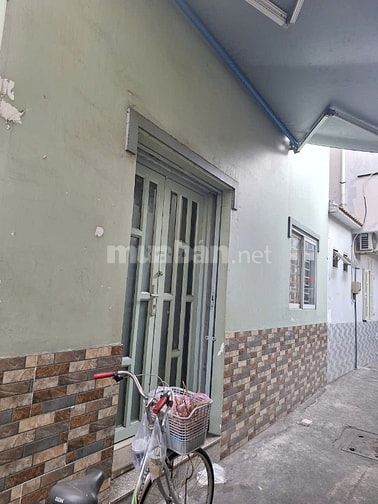 Nhà mặt tiền đường Đoàn Văn Bơ giá siêu tốt 