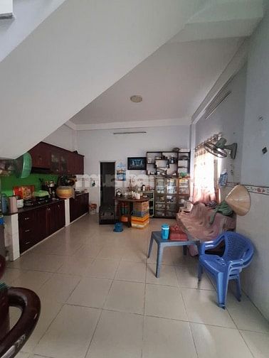 Nhà mặt tiền đường Đoàn Văn Bơ giá siêu tốt 