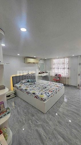 Nhà mới 3 tầng, hẻm thông, giáp Quận 7 – Huỳnh Tấn Phát, 4 TỶ 350